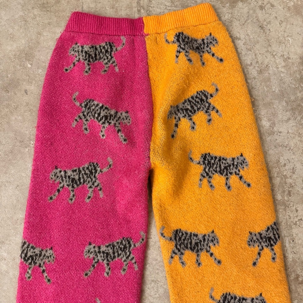 Talulah Tiger Color-block Pink and Orange Cardigan and Pants Knit Set - size M - Picture 8 of 9